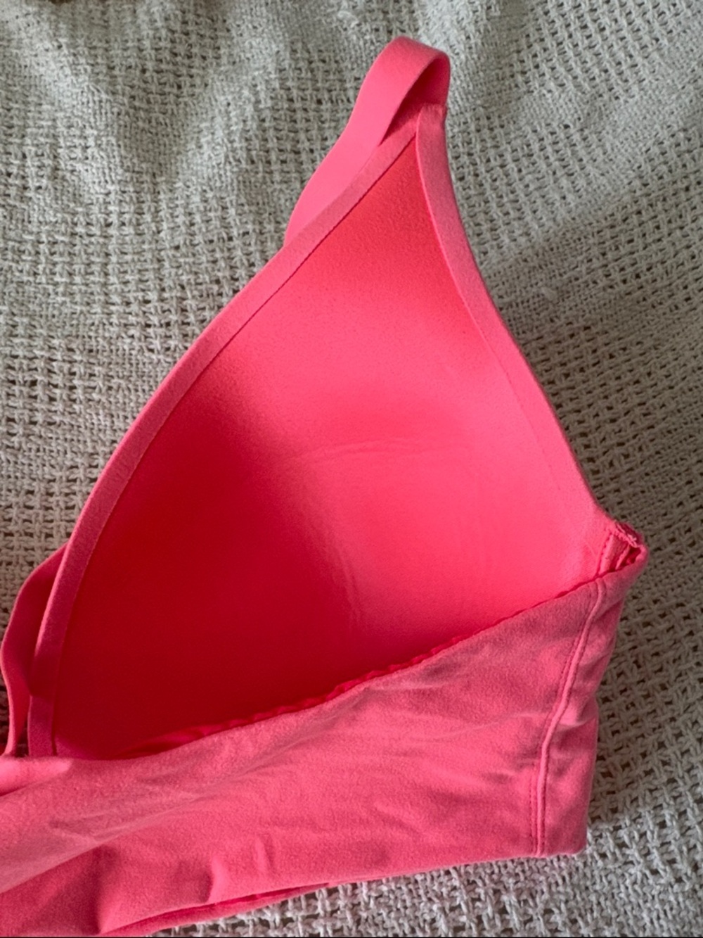 Victoria’s Secret Lightly Lined Wireless Plunge Bra 34DD - Picture 7 of 12